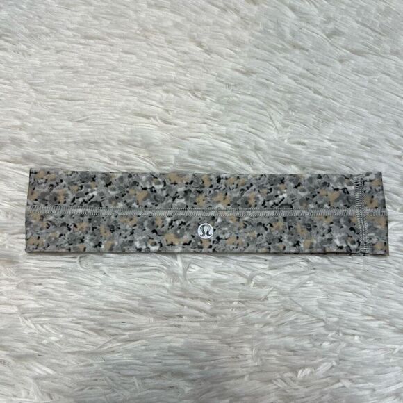 Lululemon Luxtreme Training Headband Sweatband Grey Silicone Non Slip Grip - Picture 1 of 5